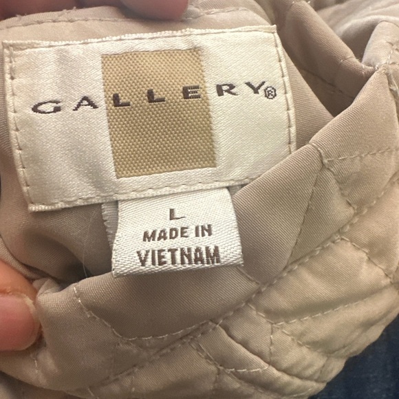 Gallery Reversible Quilted Jacket - Size L
RN# 36232 - Picture 3 of 6